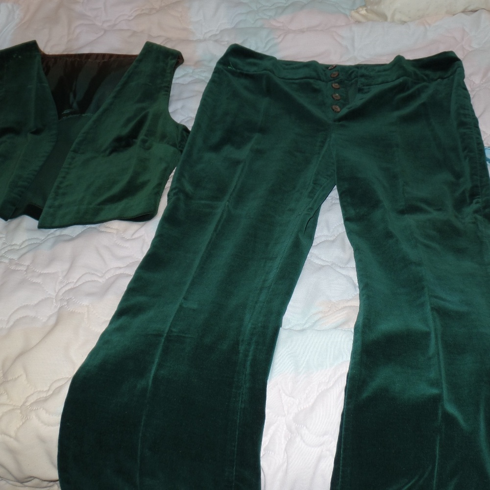 Lady Wrangler 2 Piece Green Velvet Pants set